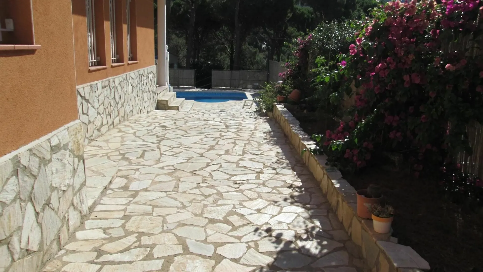 Villa With 3 Bedrooms In Calonge, With Wonderful Mountain View, Privat